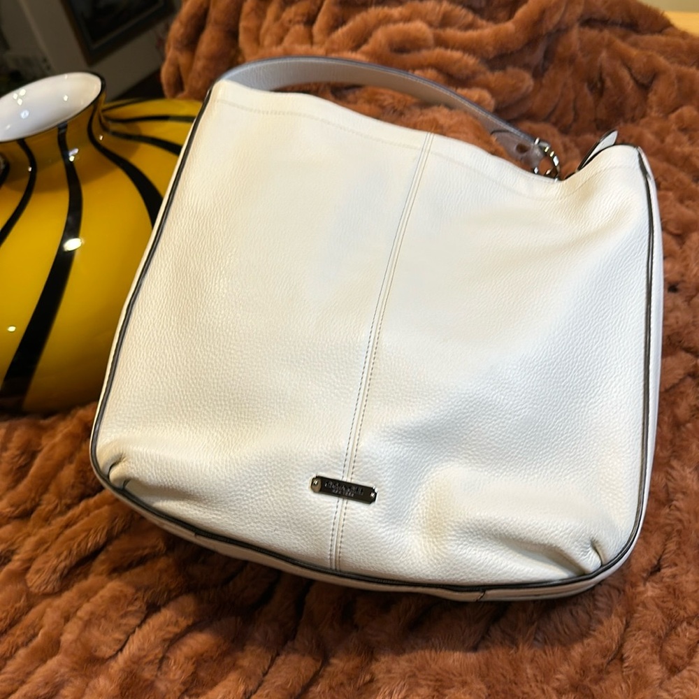 NWOT Coach “ Park Avery” studded Hobo Bag
White pebbled Leather - Picture 2 of 16